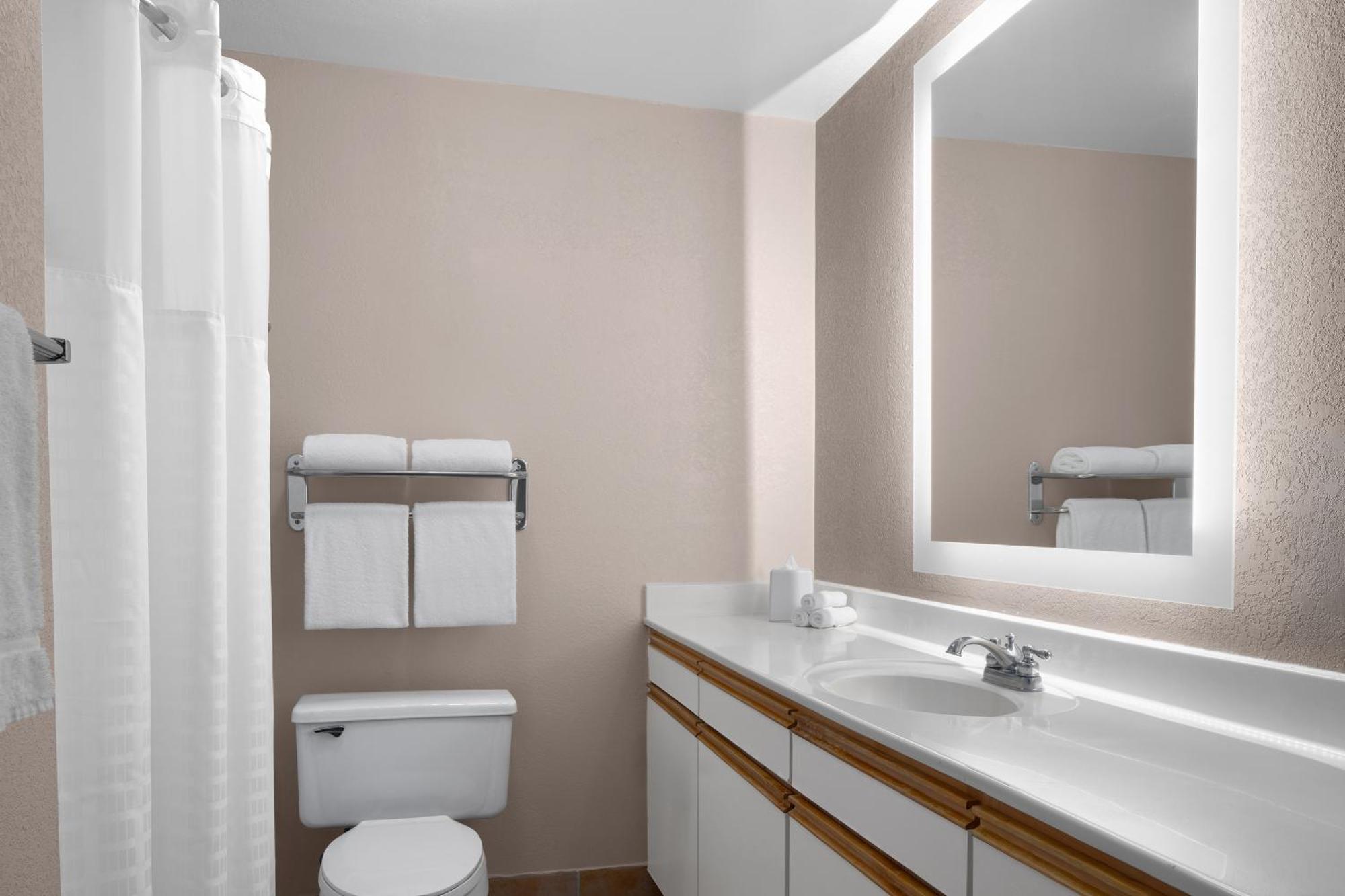 Larkspur Landing Extended Stay Suites Милпитас Екстериор снимка