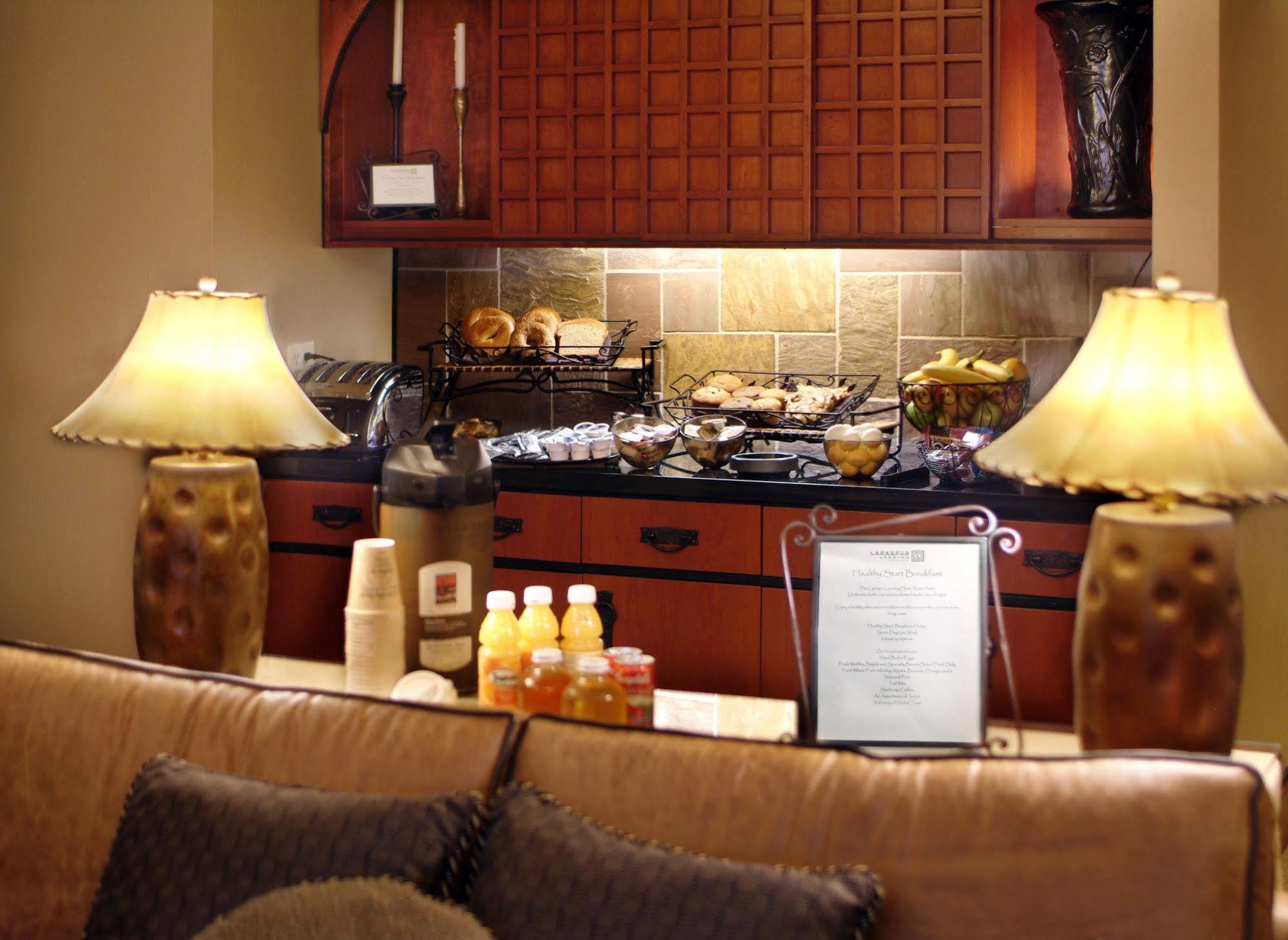 Larkspur Landing Extended Stay Suites Милпитас Екстериор снимка